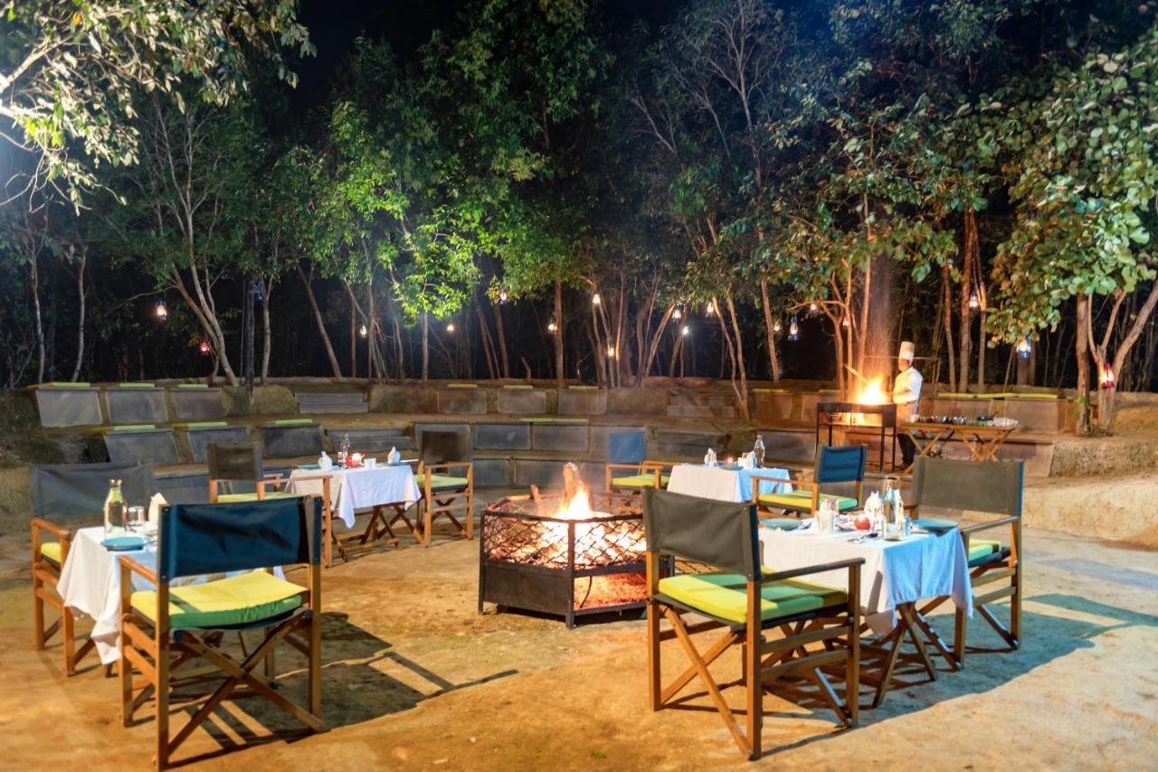 Kanha Jungle Camp Eksteriør bilde