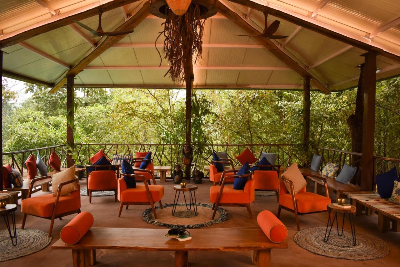 Kanha Jungle Camp Eksteriør bilde