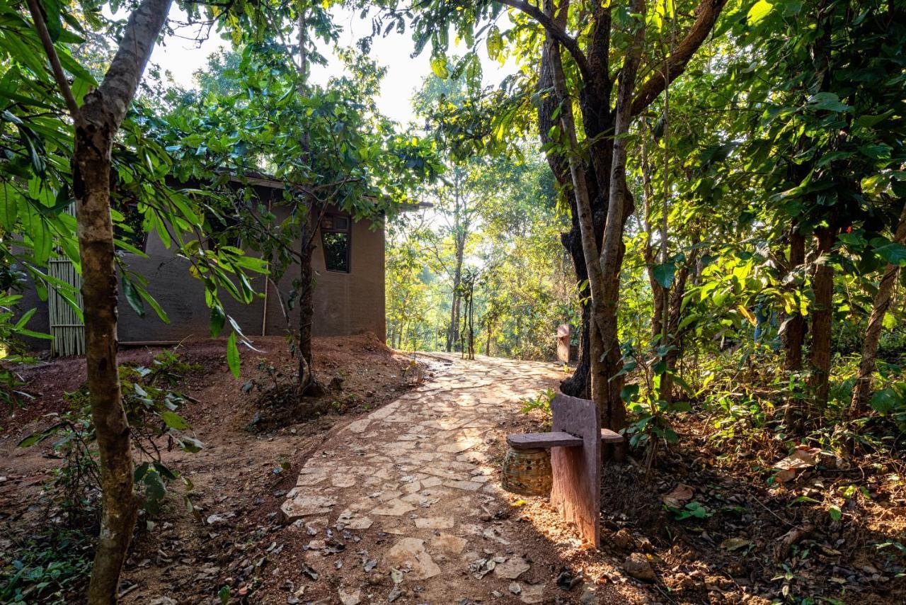 Kanha Jungle Camp Eksteriør bilde