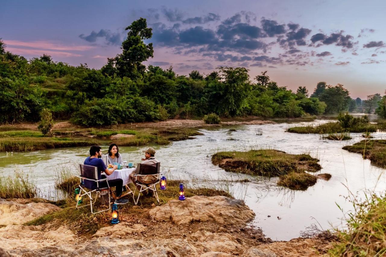 Kanha Jungle Camp Eksteriør bilde