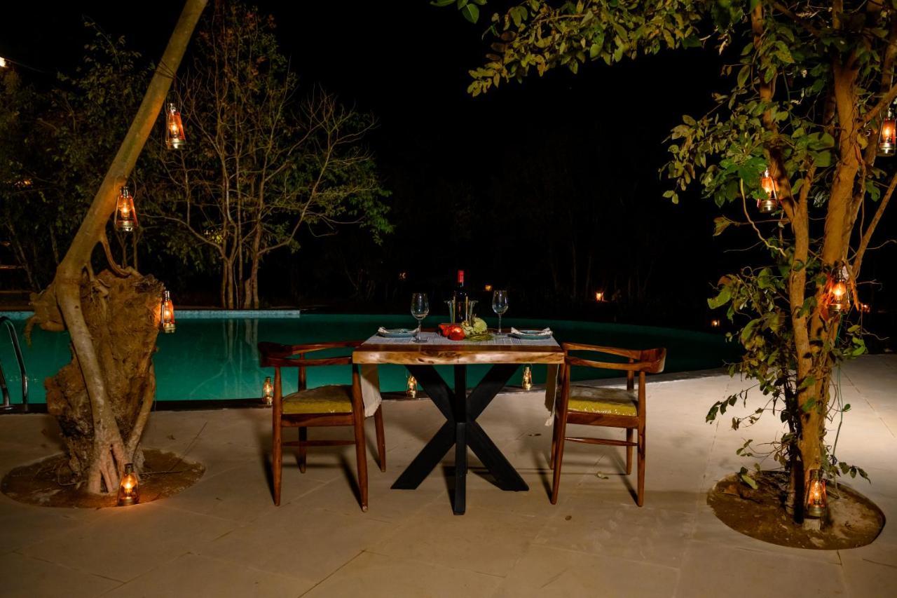 Kanha Jungle Camp Eksteriør bilde