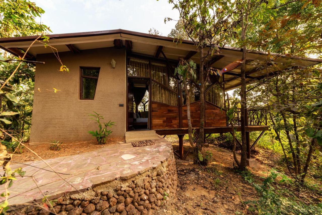 Kanha Jungle Camp Eksteriør bilde