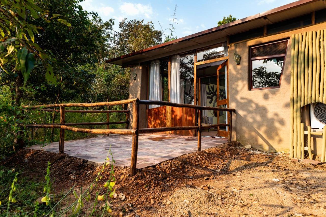 Kanha Jungle Camp Eksteriør bilde