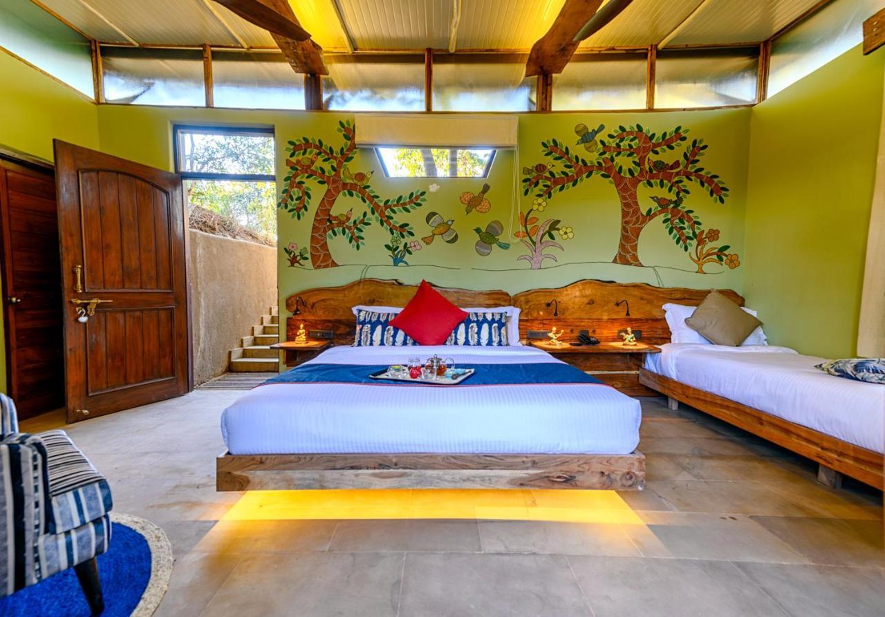 Kanha Jungle Camp Eksteriør bilde